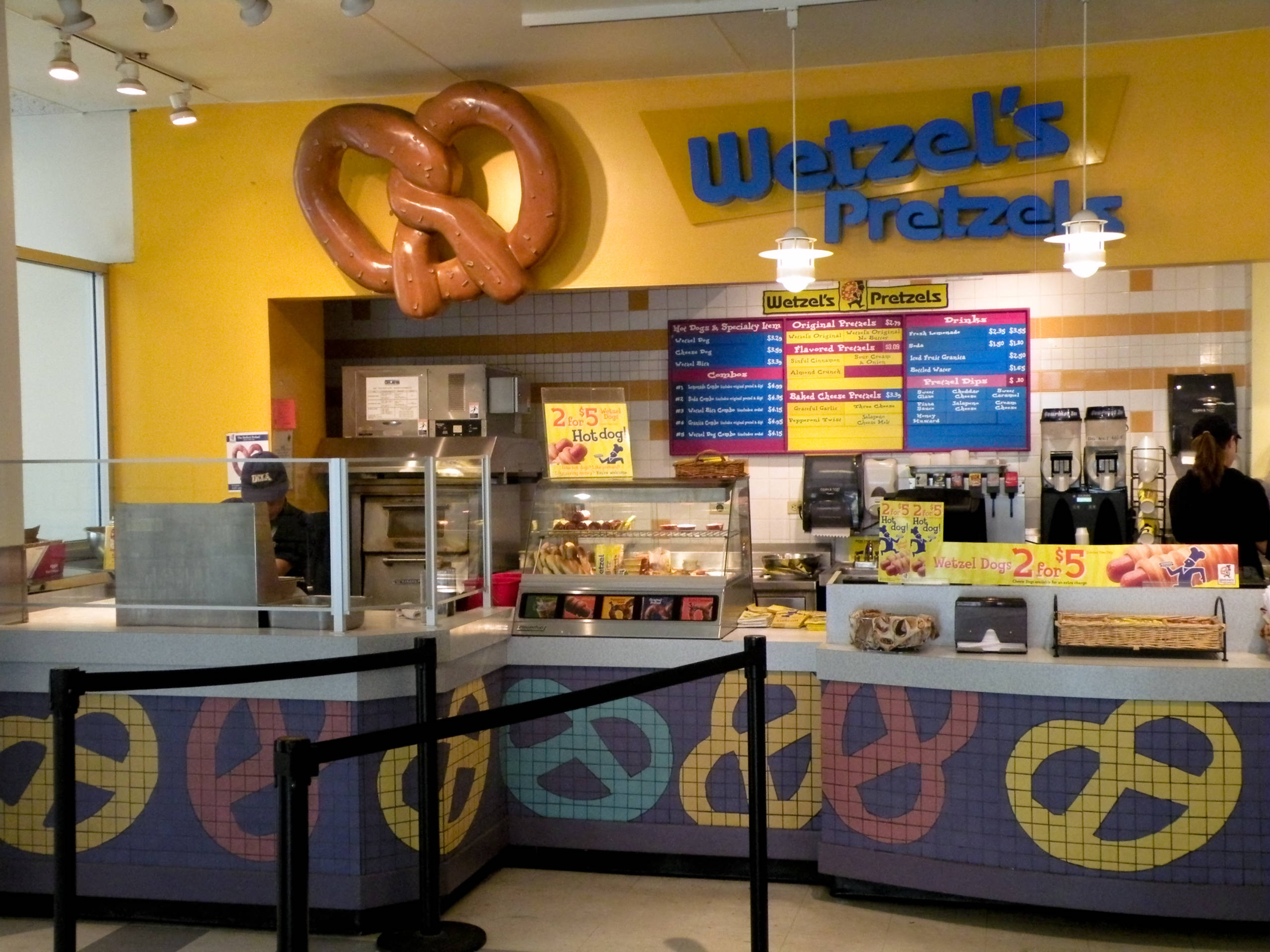 What Employee Overtime Pay Laws Apply to Wetzel's Pretzels
