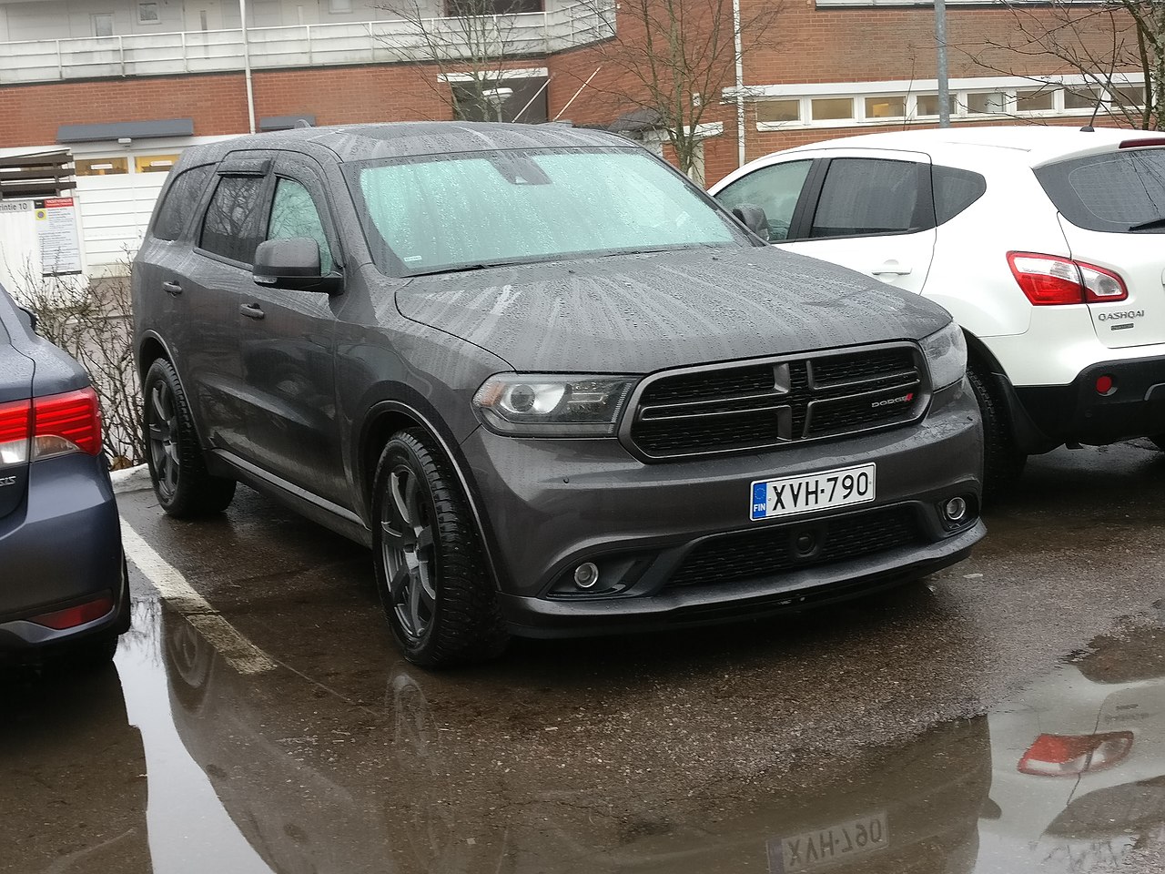 2019 Dodge Durango - Ondraknamra, CC BY 4.0, via Wikimedia Commons